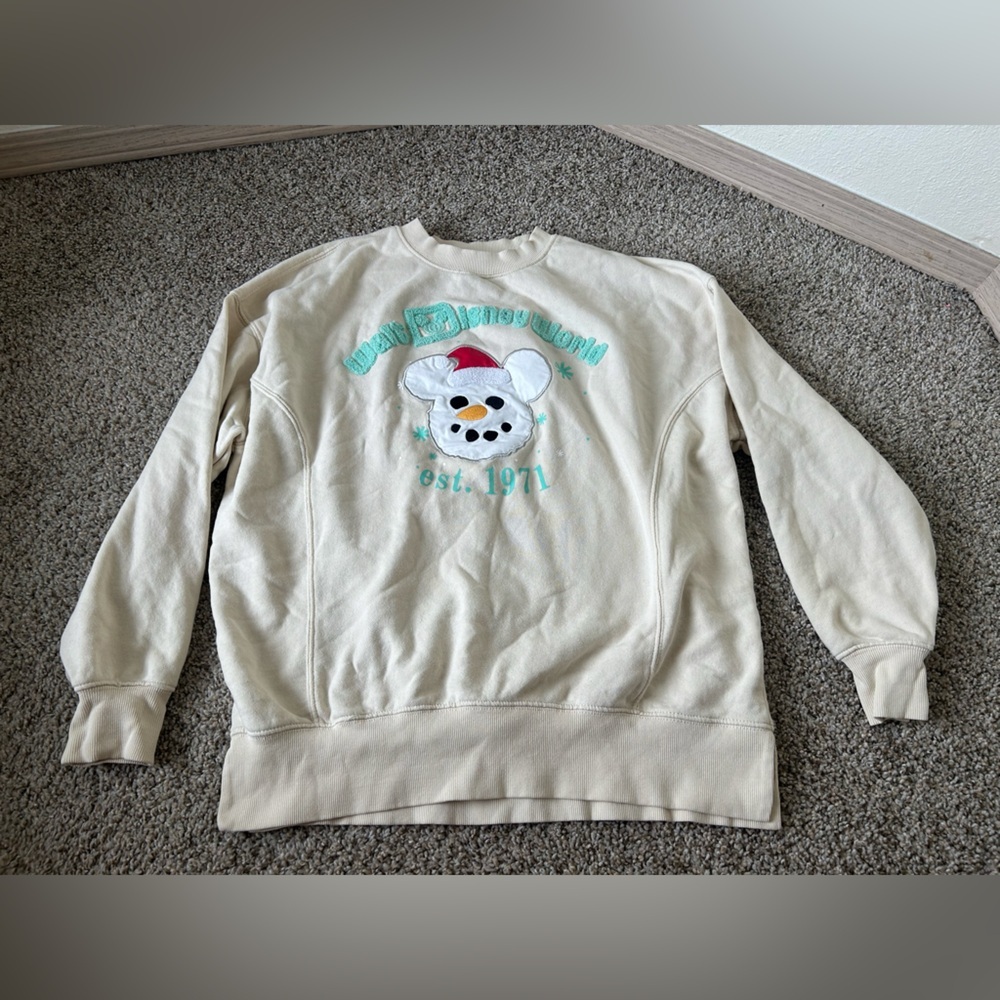 Disney Parks 2024 Christmas Crewneck Sweatshirt Cream Cotton Oversized Womens M